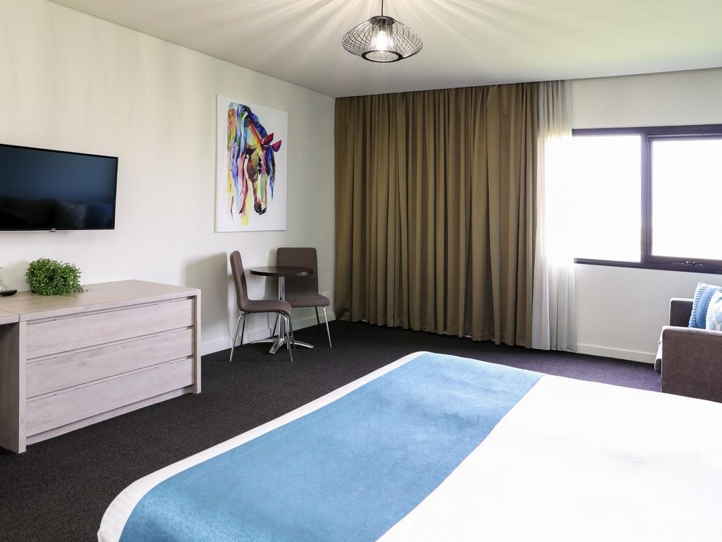 Mantra Melbourne Melton Hotel Eksteriør billede