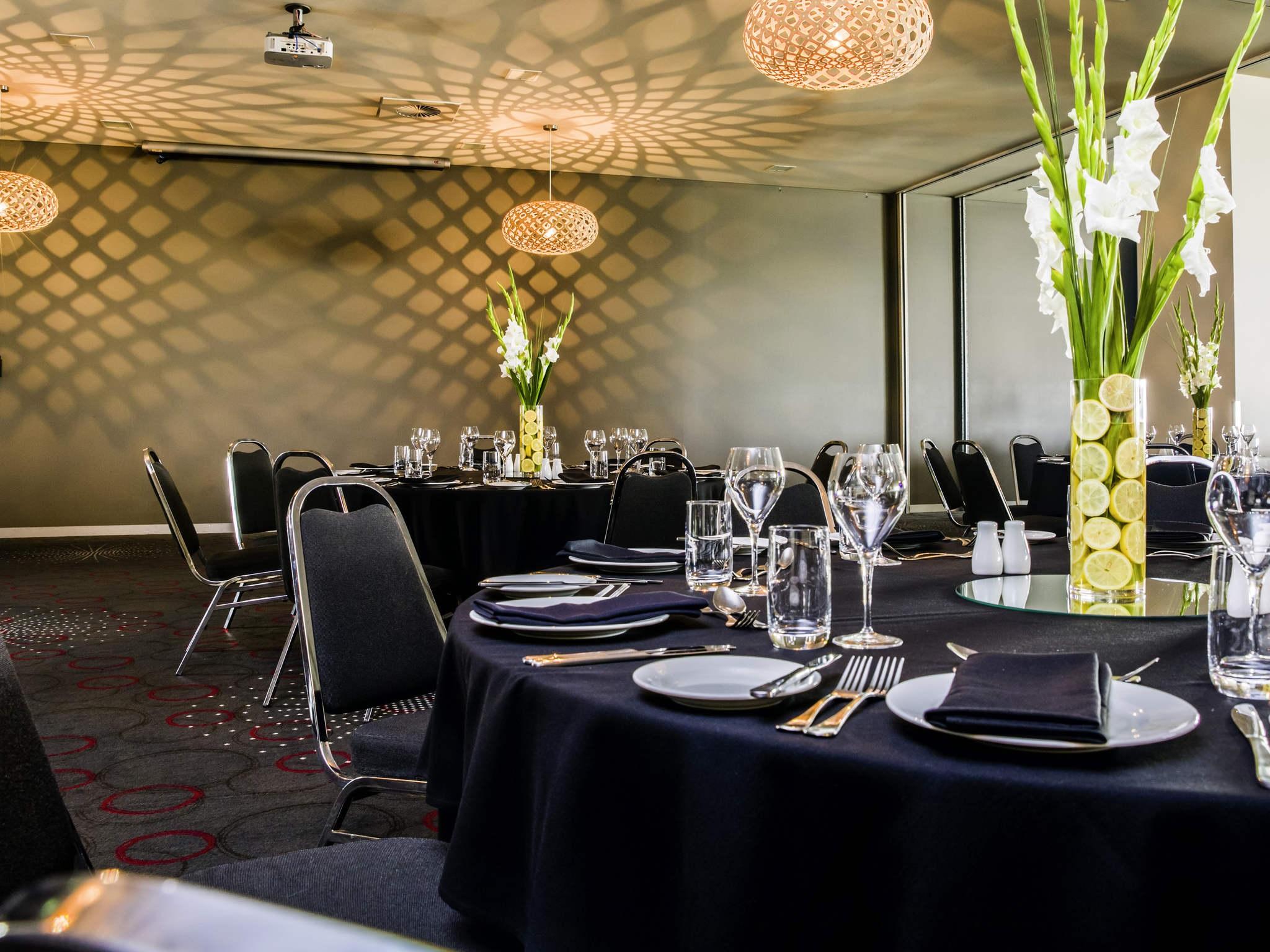 Mantra Melbourne Melton Hotel Eksteriør billede
