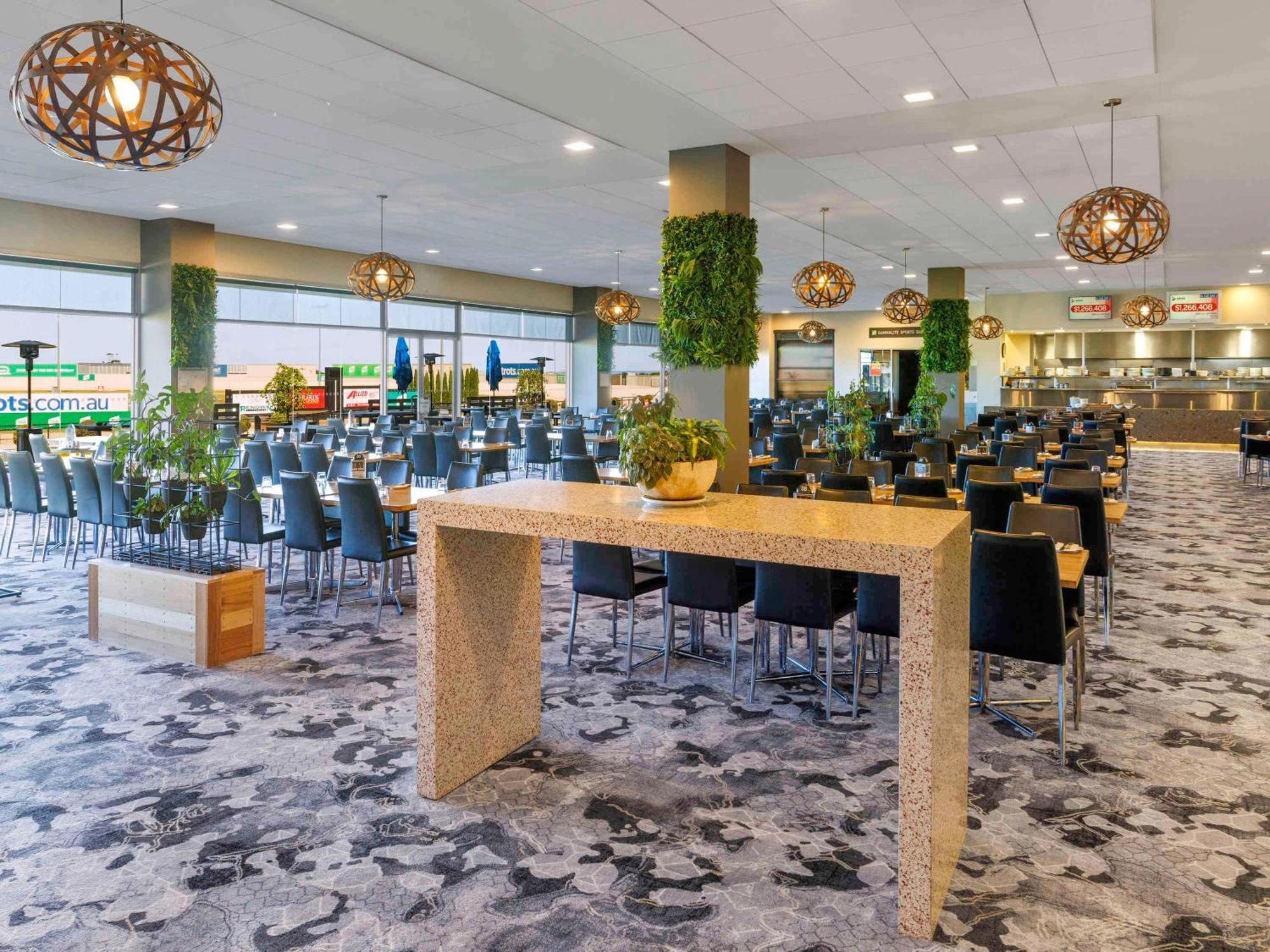 Mantra Melbourne Melton Hotel Eksteriør billede