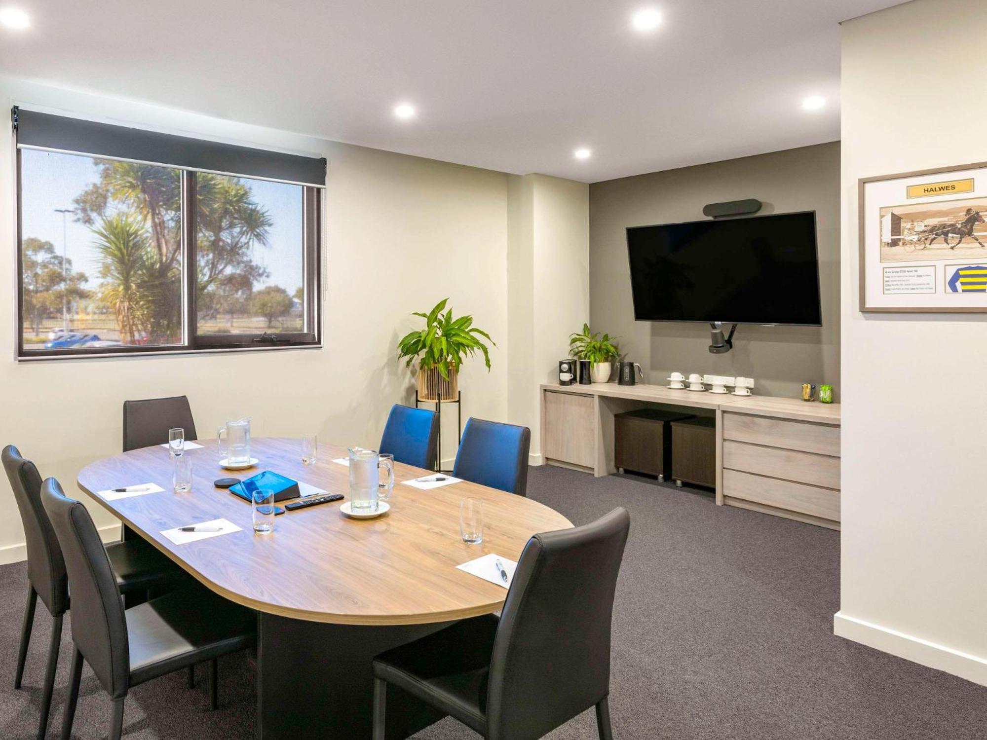 Mantra Melbourne Melton Hotel Eksteriør billede