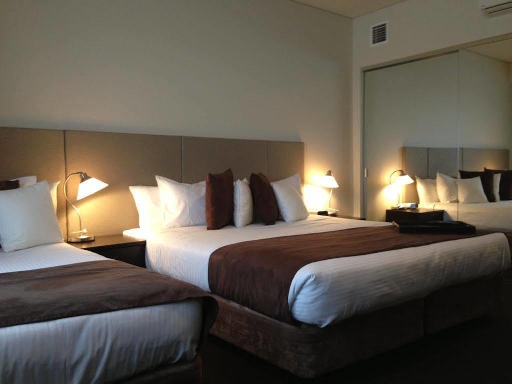 Mantra Melbourne Melton Hotel Eksteriør billede