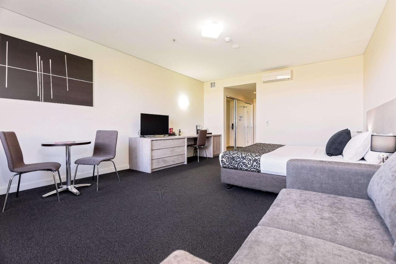 Mantra Melbourne Melton Hotel Eksteriør billede