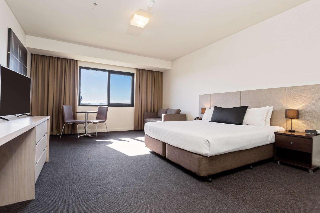 Mantra Melbourne Melton Hotel Eksteriør billede