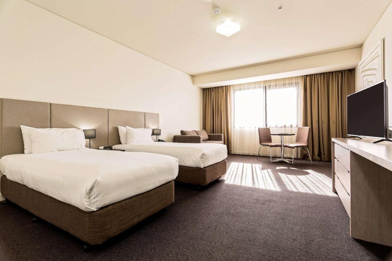 Mantra Melbourne Melton Hotel Eksteriør billede
